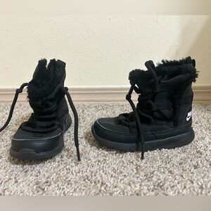 Toddler Nike Venture Black Fur Boot Unisex Size 8C Lace Up Outdoor Winter Snow
